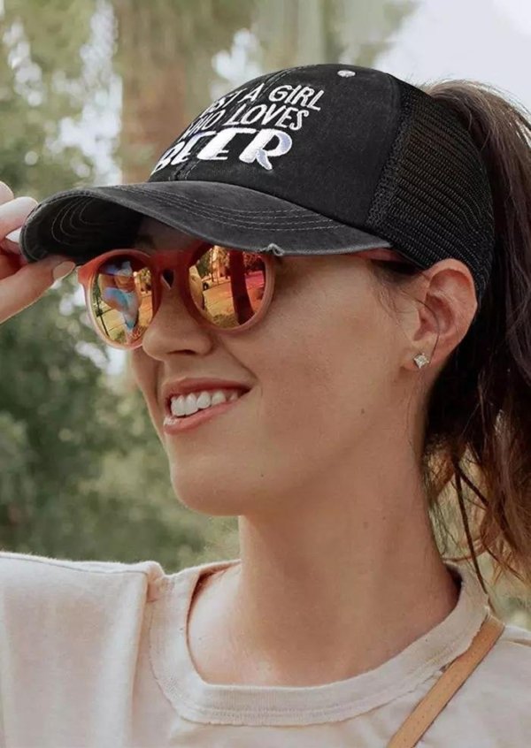 Just A Girl Who Loves Beer Criss-Cross Baseball Cap - Dark Grey